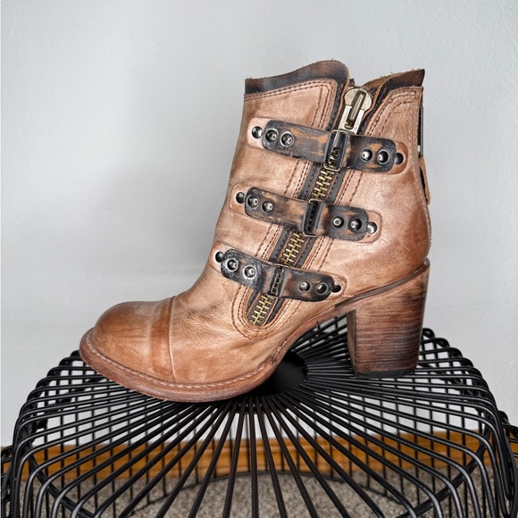 Freebird by Steven Brown Beckett Ankle Booties - Picture 5 of 7